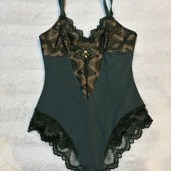 Pinsy Tops - Pinsy bodysuit